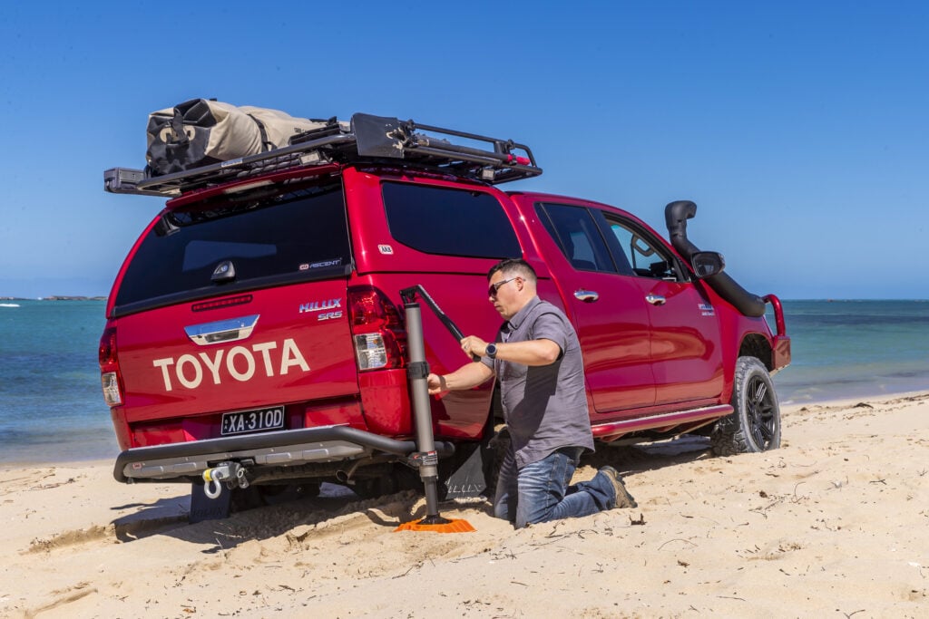 4x4 recovery jacks