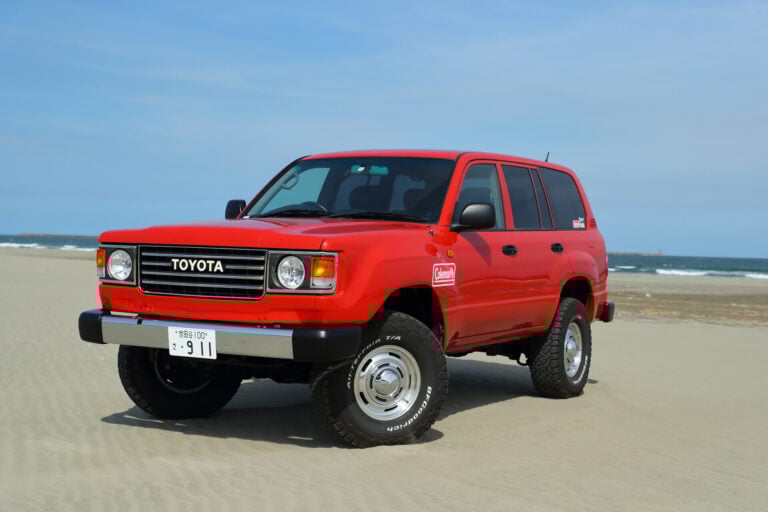 Flex Ventures retro Toyota LandCruiser