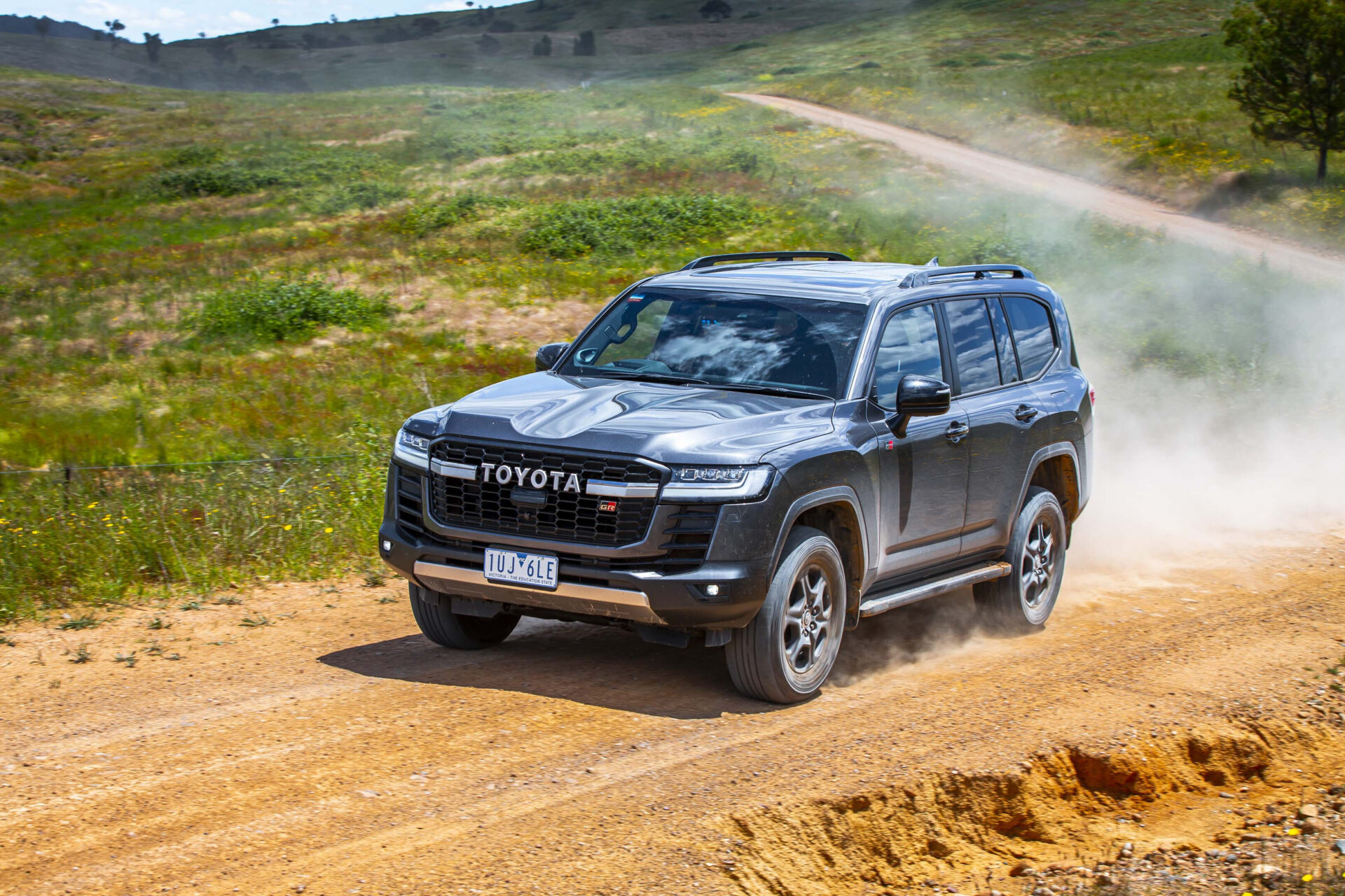 Toyota LandCruiser 300 Reviews