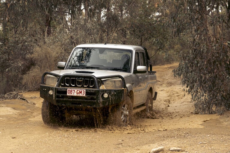 2023 Mahindra PikUp S11 auto