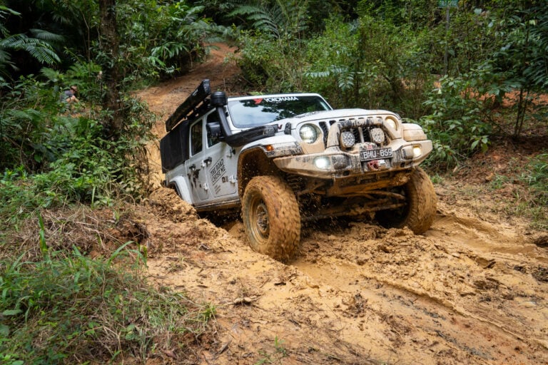 Jeep Gladiator Rubicon around Australia