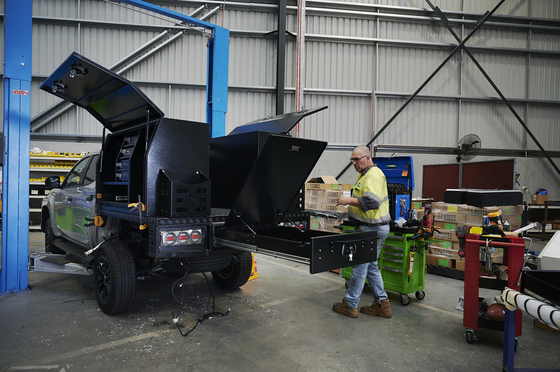 Tc Box Triton tradie ute build: TC Boxes tray and toolbox installed