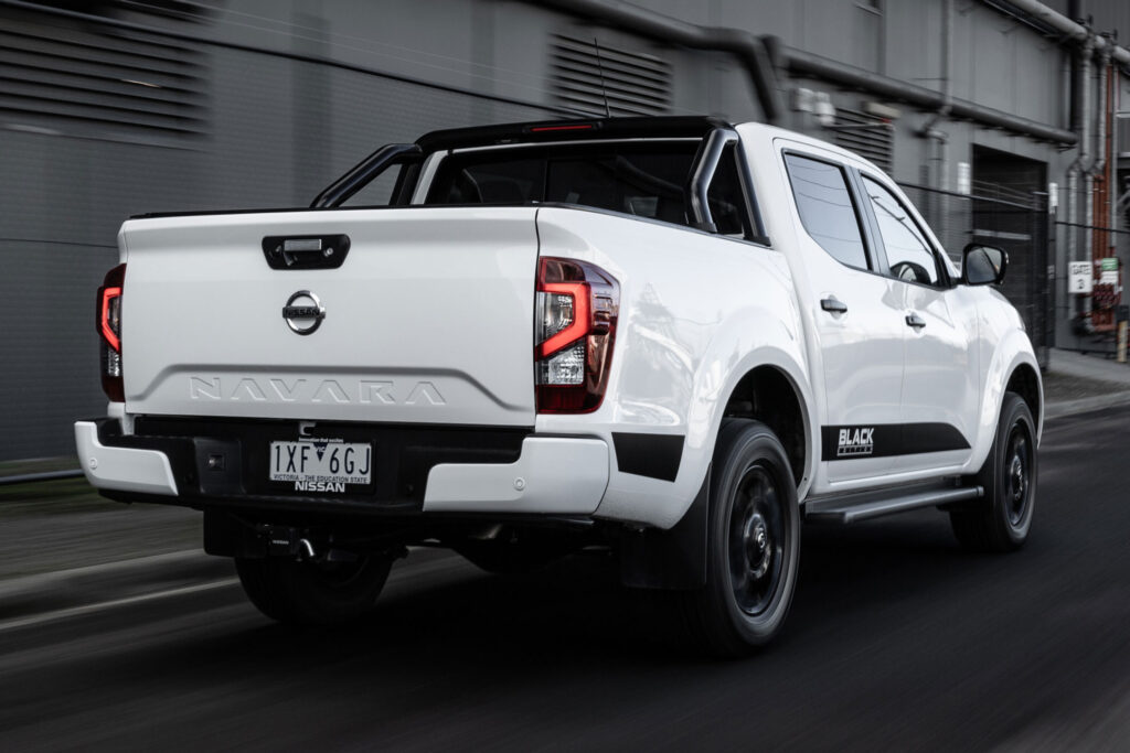 Nissan Navara ST gets the black treatment