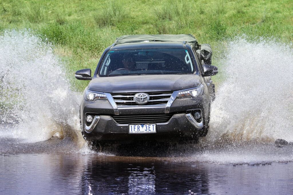 Toyota Fortuner off-road