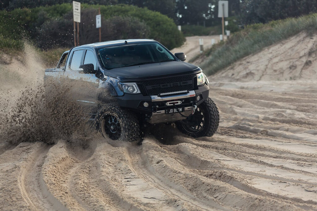 Custom Ford V8 Ranger sand driving