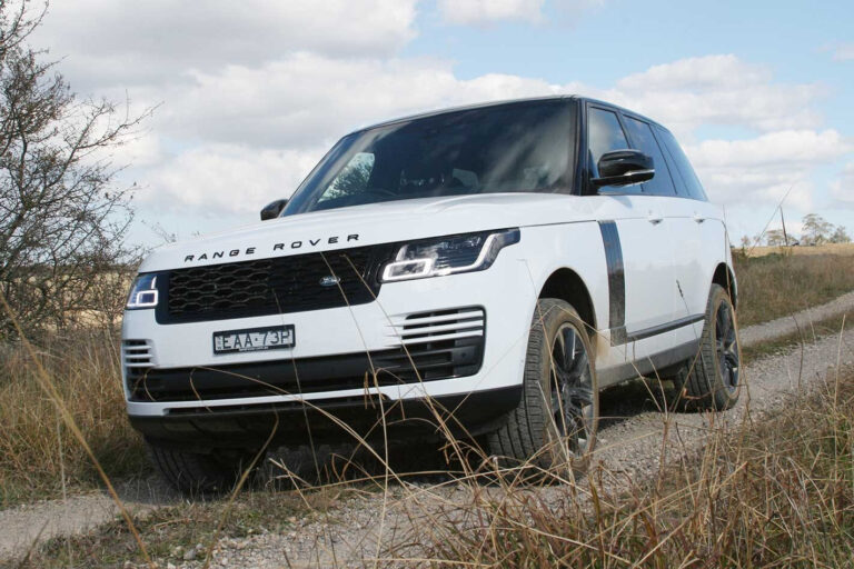 2019 Range Rover P400e PHEV 4x4 review