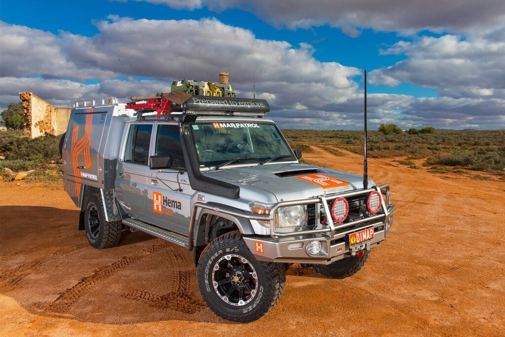 Custom 4x4: Hema Maps Toyota LandCrusier 79