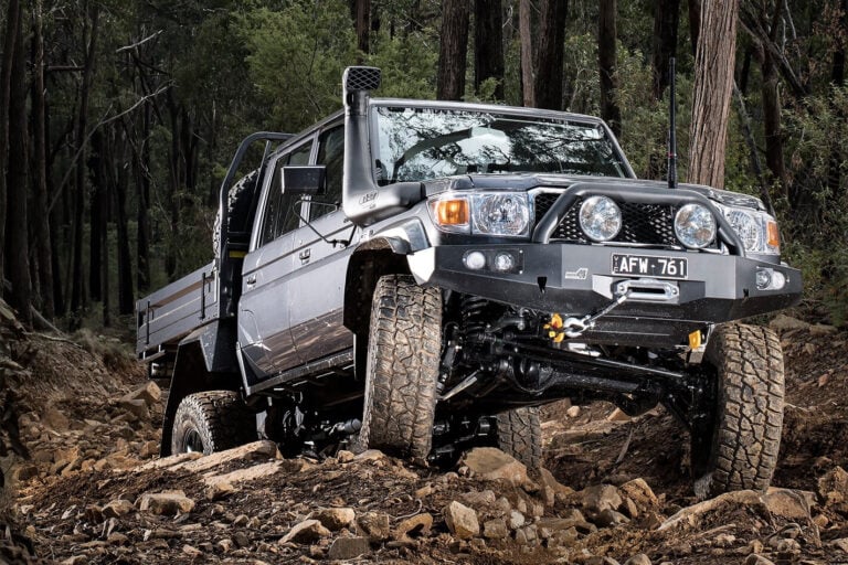 Toyota LandCruiser 79: Custom 4x4