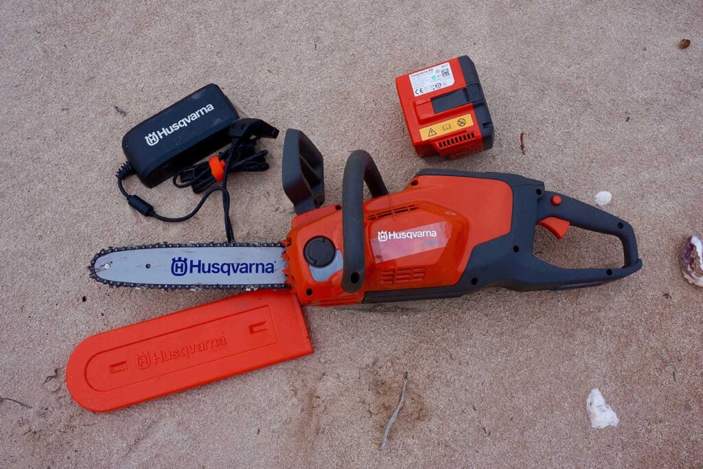 Husqvarna 120i electric chainsaw product test