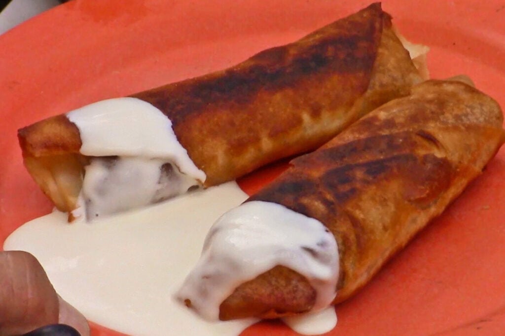 Bush cooking with Roothy: Apple spring rolls