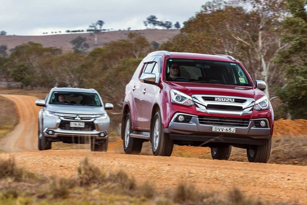 2018 Isuzu MU-X vs Mitsubishi Pajero Sport comparison review