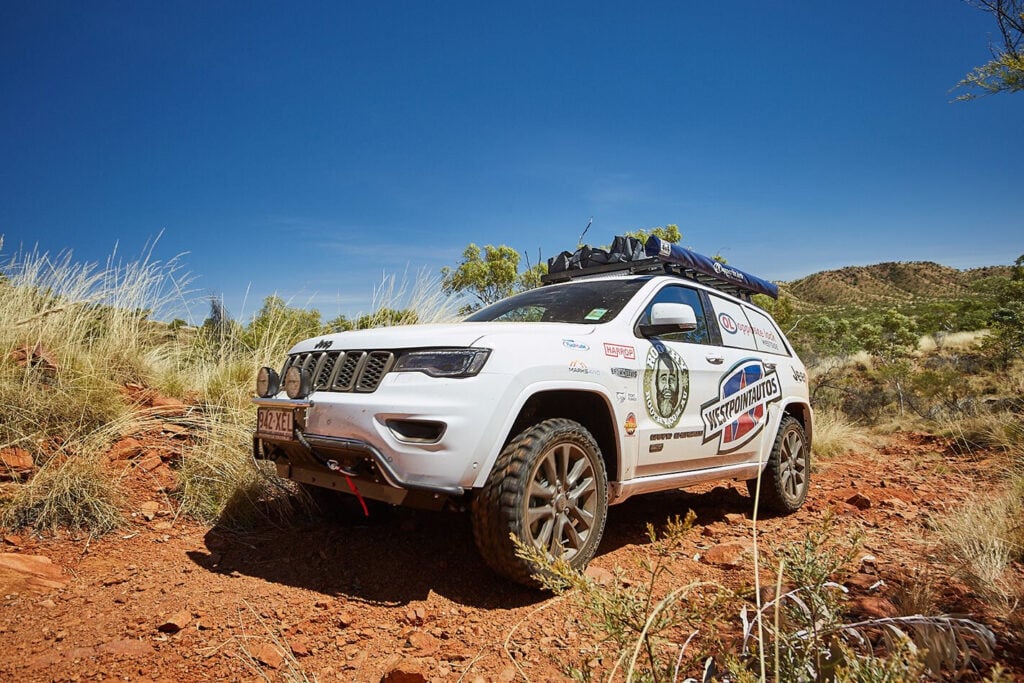 2017 Jeep Grand Cherokee off road with Roothy