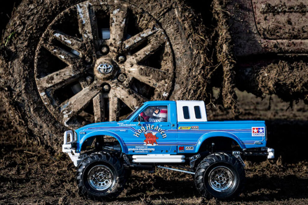 Toyota 'Little and Large' videos: Tamiya Hilux main