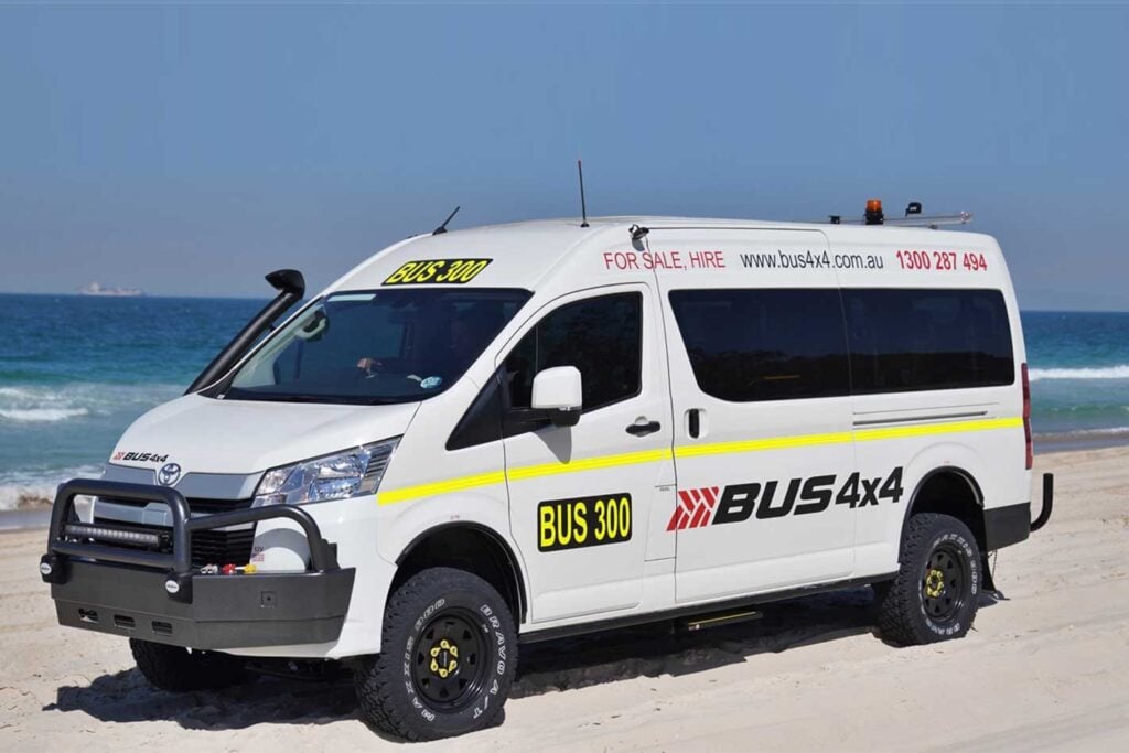 Bus 4x4 Toyota HiAce Commuter 4x4 conversion