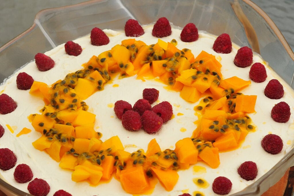 Recipe Tropical mango trifle main
