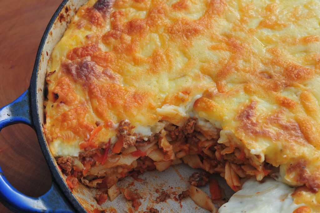 Spaghetti and beef mince pasta bake