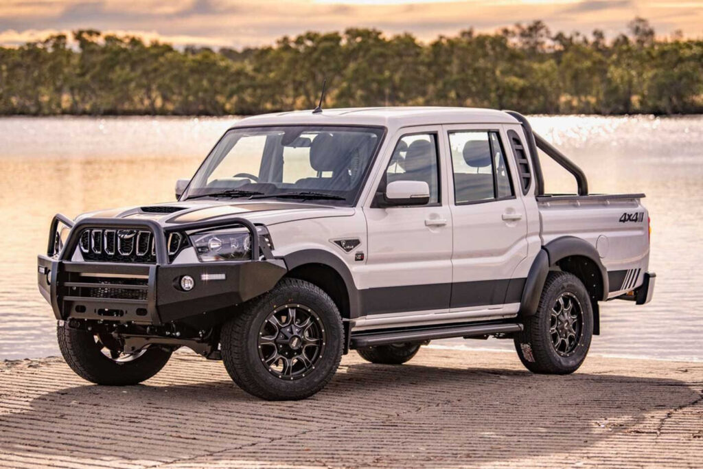 2020 Mahindra Pik-Up mHAWK