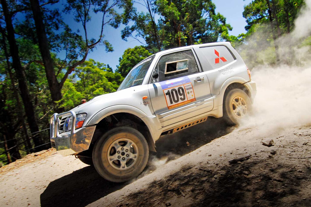 2008 Safari rally Mitsubishi Pajero review