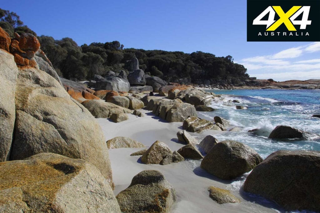 4x4 road trip to Bay of Fires Tas rocky beach