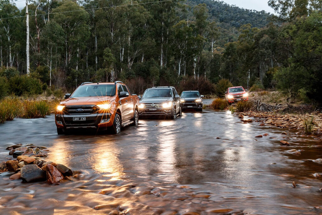 Toyota Hilux TRD Ford Ranger Wildtrak Holden Colorado Z71 Volkswagen Amarok V6 main