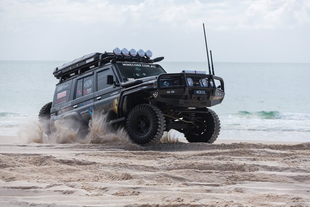 Video: Custom Toyota LandCruiser VDJ76R