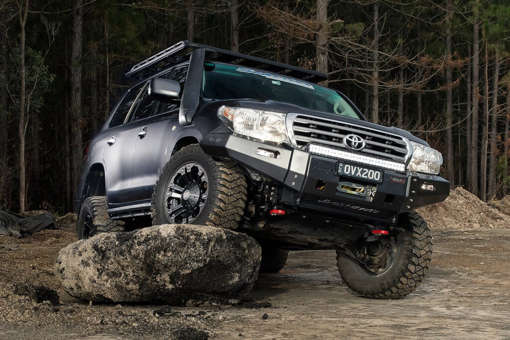 Toyota LandCruiser LC200: Custom 4x4