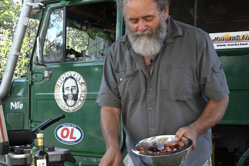 Bush Cooking with Roothy: Apple and beetroot salad