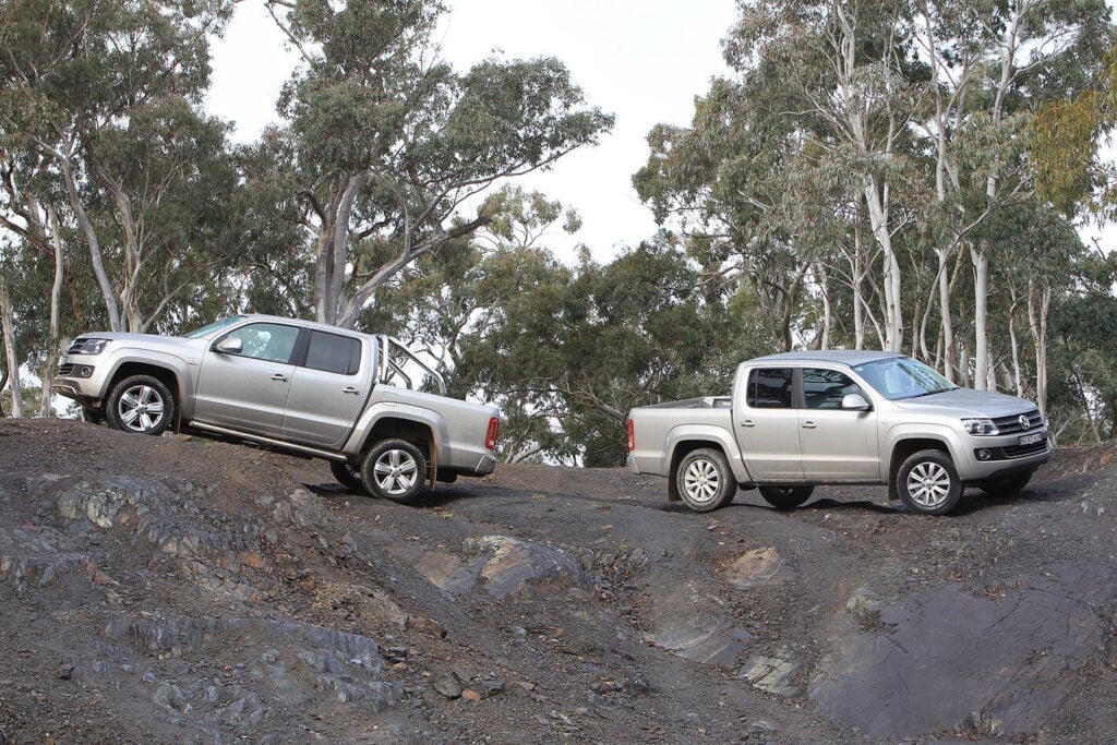 2011 Volkswagen Amarok Highline vs 2011 Volkswagen Amarok Ultimate side