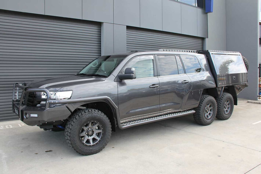 MSA 4x4 Custom Toyota LC200 6x6