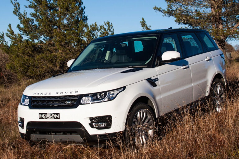 Range Rover Sport SD4 front