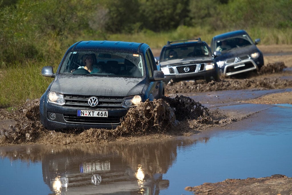 2011 Volkswagen Amarok vs 2011 Mitsubishi Triton vs 2011 Nissan Navara