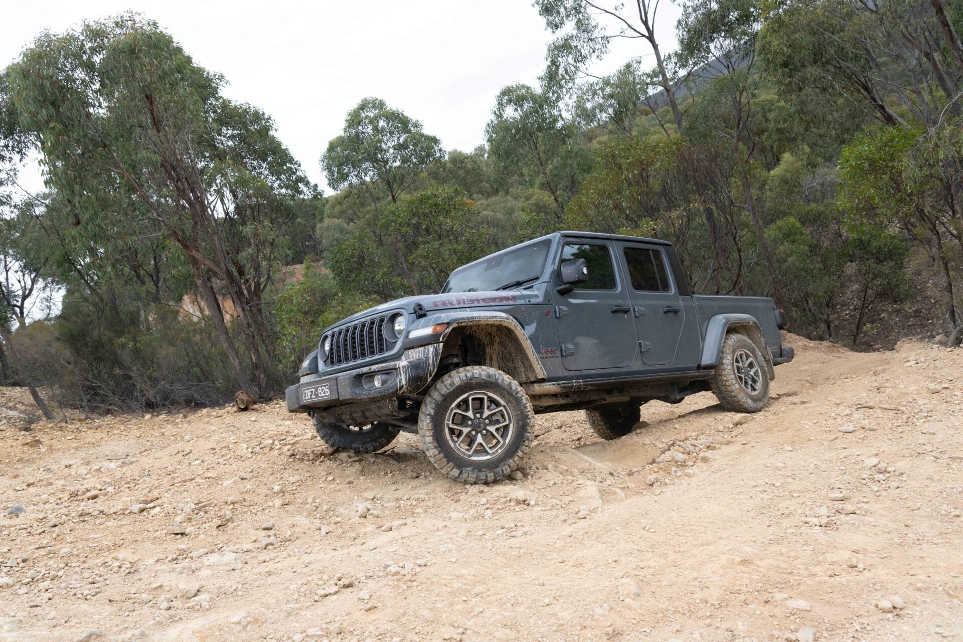 Ford Ranger Raptor vs Jeep Gladiator Rubicon off-road comparison