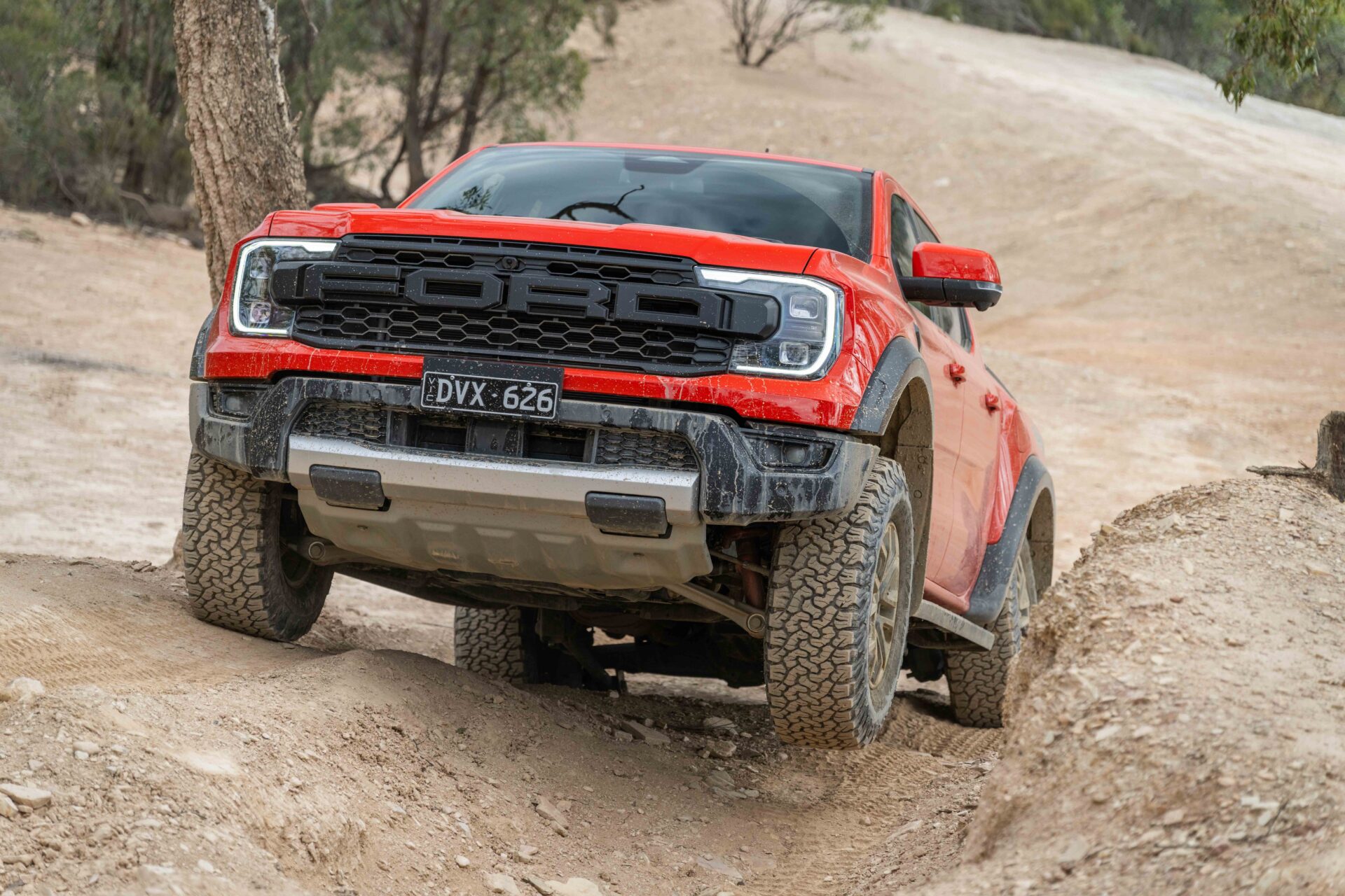 Ford Ranger Raptor vs Jeep Gladiator Rubicon off-road comparison